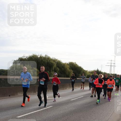 03.10.2024 - Köhlbrandbrückenlauf Miley Keyser http://msf.ph/oto/7156467 03.10.2024 09:14:43 Position 3 1372, 1557, 1518 meine-sportfotos.de