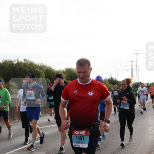 03.10.2024 - Köhlbrandbrückenlauf Miley Keyser http://msf.ph/oto/7156706 03.10.2024 09:15:21 Position 3 1649, 1697, 1103 meine-sportfotos.de