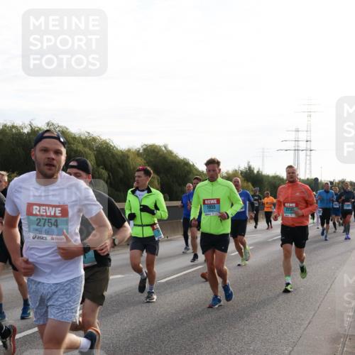 03.10.2024 - Köhlbrandbrückenlauf Miley Keyser http://msf.ph/oto/7156737 03.10.2024 09:15:25 Position 3 2754, 1655, 2230 meine-sportfotos.de