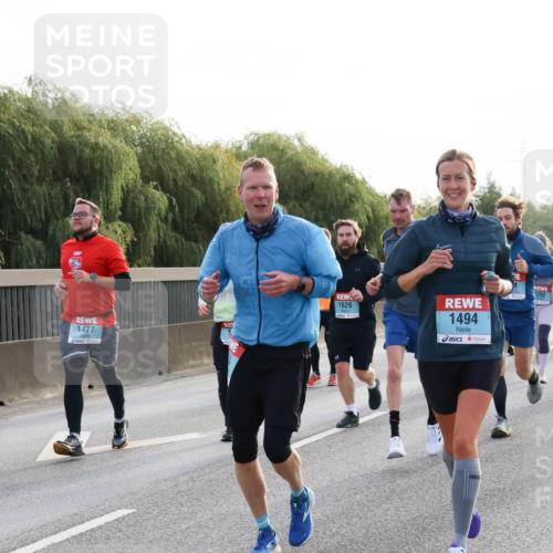 03.10.2024 - Köhlbrandbrückenlauf Miley Keyser http://msf.ph/oto/7156772 03.10.2024 09:15:30 Position 3 1477, 1626, 1494, 1292 meine-sportfotos.de
