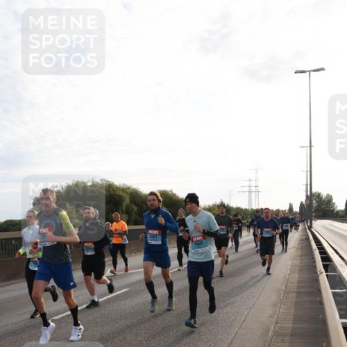 03.10.2024 - Köhlbrandbrückenlauf Miley Keyser http://msf.ph/oto/7156787 03.10.2024 09:15:32 Position 3 23, 2001, 1450 meine-sportfotos.de