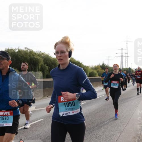 03.10.2024 - Köhlbrandbrückenlauf Miley Keyser http://msf.ph/oto/7156819 03.10.2024 09:15:37 Position 3 1970, 1950, 2079 meine-sportfotos.de