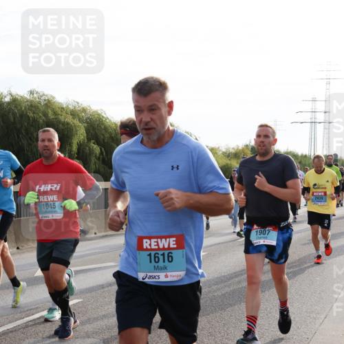 03.10.2024 - Köhlbrandbrückenlauf Miley Keyser http://msf.ph/oto/7156983 03.10.2024 09:16:01 Position 3 1045, 1616, 1907, 2439 meine-sportfotos.de