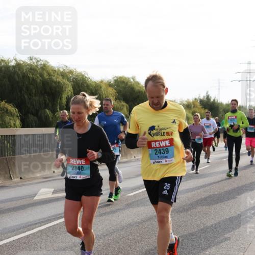 03.10.2024 - Köhlbrandbrückenlauf Miley Keyser http://msf.ph/oto/7157002 03.10.2024 09:16:04 Position 3 2840, 2439, 2245, 1574, 1211 meine-sportfotos.de