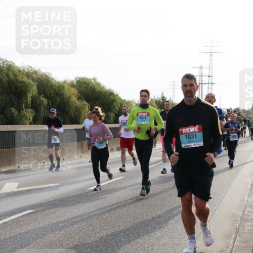 03.10.2024 - Köhlbrandbrückenlauf Miley Keyser http://msf.ph/oto/7157011 03.10.2024 09:16:05 Position 3 1900, 1574, 1831 meine-sportfotos.de