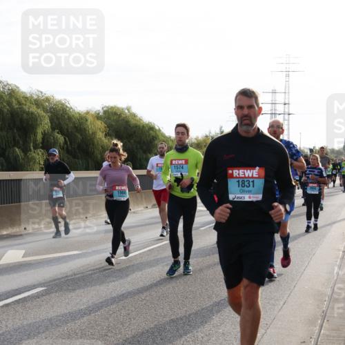 03.10.2024 - Köhlbrandbrückenlauf Miley Keyser http://msf.ph/oto/7157015 03.10.2024 09:16:06 Position 3 1900, 1574, 1, 1831 meine-sportfotos.de