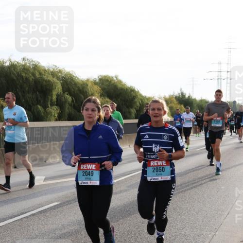 03.10.2024 - Köhlbrandbrückenlauf Miley Keyser http://msf.ph/oto/7157044 03.10.2024 09:16:09 Position 3 2073, 2049, 2050, 2150 meine-sportfotos.de