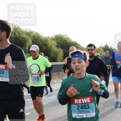 03.10.2024 - Köhlbrandbrückenlauf Miley Keyser http://msf.ph/oto/7157143 03.10.2024 09:16:21 Position 3 20, 1974, 902, 2483 meine-sportfotos.de