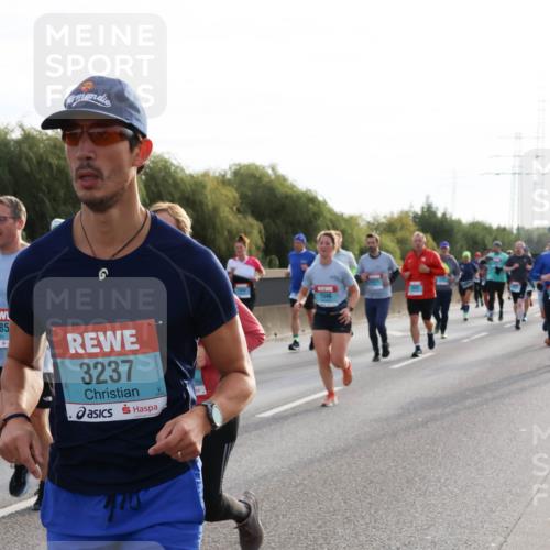 03.10.2024 - Köhlbrandbrückenlauf Miley Keyser http://msf.ph/oto/7157164 03.10.2024 09:16:25 Position 3 85, 3237, 1546 meine-sportfotos.de