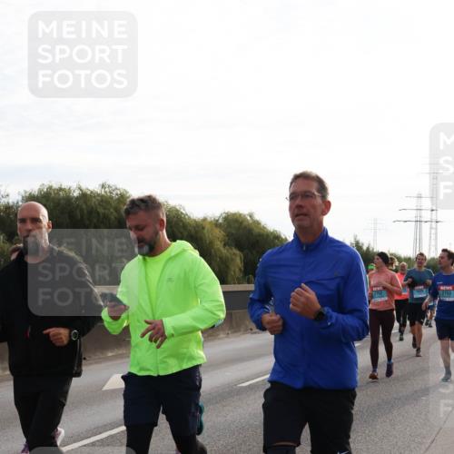 03.10.2024 - Köhlbrandbrückenlauf Miley Keyser http://msf.ph/oto/7157345 03.10.2024 09:16:52 Position 3 2752, 2753 meine-sportfotos.de