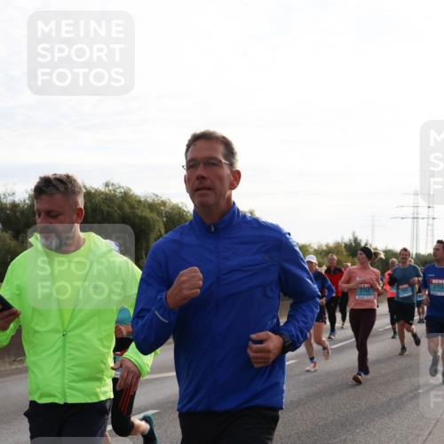 03.10.2024 - Köhlbrandbrückenlauf Miley Keyser http://msf.ph/oto/7157349 03.10.2024 09:16:53 Position 3 2752, 1009, 2753 meine-sportfotos.de