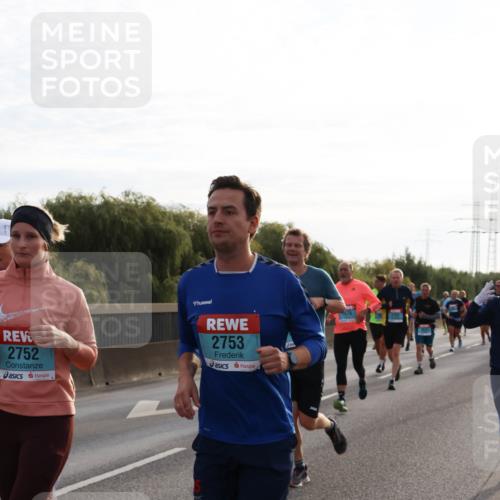 03.10.2024 - Köhlbrandbrückenlauf Miley Keyser http://msf.ph/oto/7157365 03.10.2024 09:16:56 Position 3 2752, 2753, 475 meine-sportfotos.de
