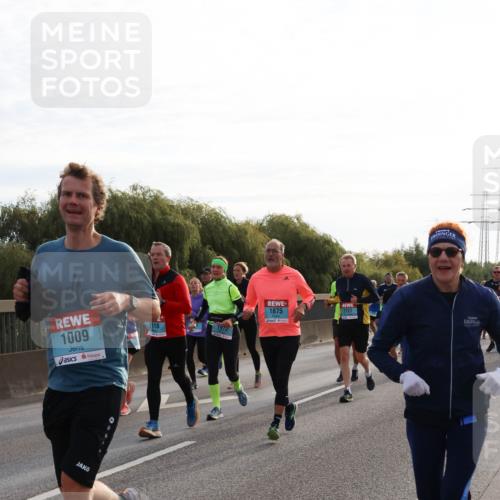 03.10.2024 - Köhlbrandbrückenlauf Miley Keyser http://msf.ph/oto/7157370 03.10.2024 09:16:57 Position 3 1009, 1972, 1118, 1875, 1727 meine-sportfotos.de