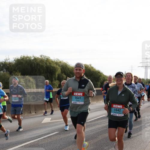 03.10.2024 - Köhlbrandbrückenlauf Miley Keyser http://msf.ph/oto/7157407 03.10.2024 09:17:02 Position 3 1282, 1641, 1642 meine-sportfotos.de