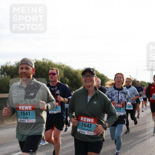 03.10.2024 - Köhlbrandbrückenlauf Miley Keyser http://msf.ph/oto/7157413 03.10.2024 09:17:03 Position 3 1641, 10, 1642, 1923, 292 meine-sportfotos.de
