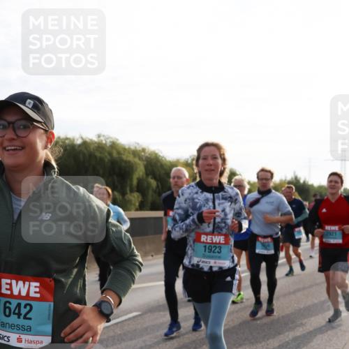 03.10.2024 - Köhlbrandbrückenlauf Miley Keyser http://msf.ph/oto/7157419 03.10.2024 09:17:04 Position 3 1642, 1923, 2921, 92 meine-sportfotos.de