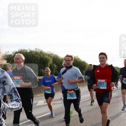 03.10.2024 - Köhlbrandbrückenlauf Miley Keyser http://msf.ph/oto/7157432 03.10.2024 09:17:04 Position 3 1932, 89, 56, 2921, 92, 140 meine-sportfotos.de