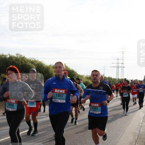 03.10.2024 - Köhlbrandbrückenlauf Miley Keyser http://msf.ph/oto/7157509 03.10.2024 09:17:22 Position 3 1858, 2086, 1857, 1303, 2395, 1982 meine-sportfotos.de
