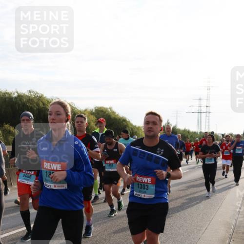 03.10.2024 - Köhlbrandbrückenlauf Miley Keyser http://msf.ph/oto/7157511 03.10.2024 09:17:22 Position 3 1451, 2086, 18, 1303 meine-sportfotos.de