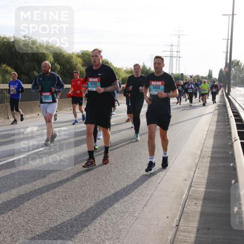 03.10.2024 - Köhlbrandbrückenlauf Miley Keyser http://msf.ph/oto/7157551 03.10.2024 09:17:30 Position 3 1741, 1855, 1862 meine-sportfotos.de