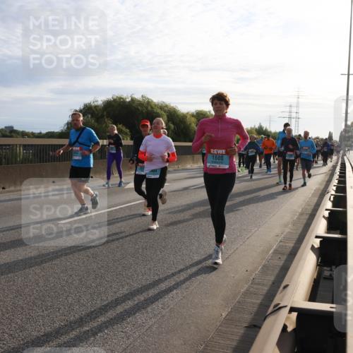 03.10.2024 - Köhlbrandbrückenlauf Miley Keyser http://msf.ph/oto/7157618 03.10.2024 09:17:50 Position 3 2452, 1608 meine-sportfotos.de