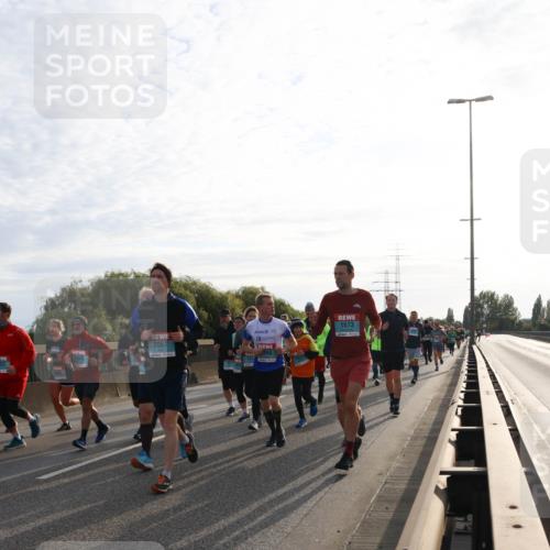 03.10.2024 - Köhlbrandbrückenlauf Miley Keyser http://msf.ph/oto/7157679 03.10.2024 09:18:15 Position 3 2022, 2067, 1673 meine-sportfotos.de