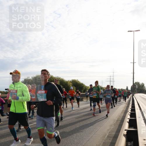 03.10.2024 - Köhlbrandbrückenlauf Miley Keyser http://msf.ph/oto/7157696 03.10.2024 09:18:20 Position 3 2400, 2491, 2420 meine-sportfotos.de