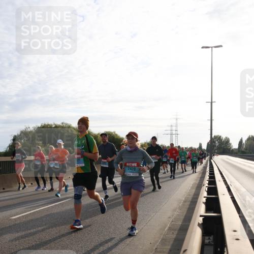 03.10.2024 - Köhlbrandbrückenlauf Miley Keyser http://msf.ph/oto/7157701 03.10.2024 09:18:21 Position 3 2421, 3603, 2420, 1 meine-sportfotos.de