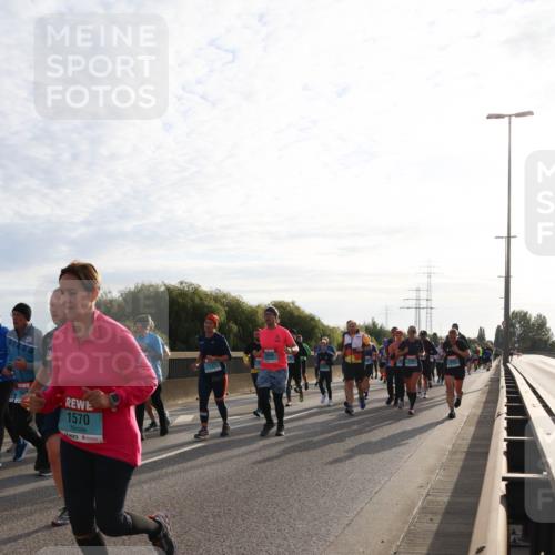03.10.2024 - Köhlbrandbrückenlauf Miley Keyser http://msf.ph/oto/7157728 03.10.2024 09:18:29 Position 3 1570 meine-sportfotos.de