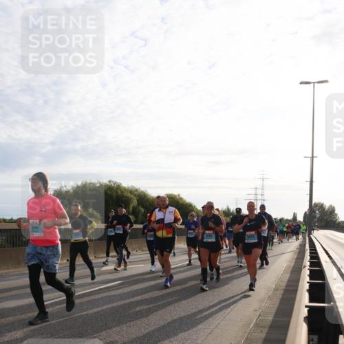 03.10.2024 - Köhlbrandbrückenlauf Miley Keyser http://msf.ph/oto/7157736 03.10.2024 09:18:31 Position 3 2048, 3696, 3694 meine-sportfotos.de