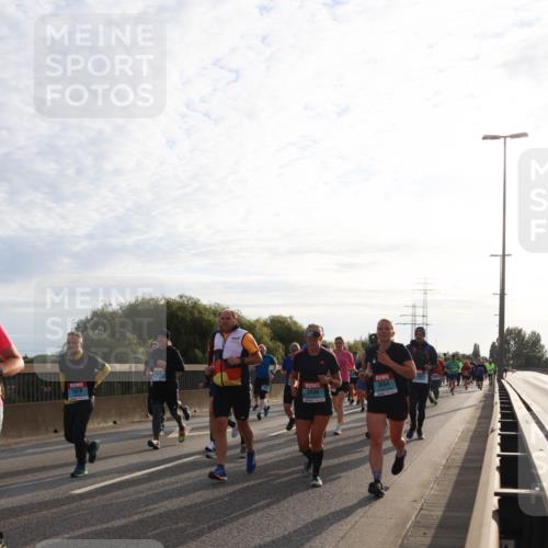 03.10.2024 - Köhlbrandbrückenlauf Miley Keyser http://msf.ph/oto/7157738 03.10.2024 09:18:31 Position 3 1829, 3694, 3696 meine-sportfotos.de