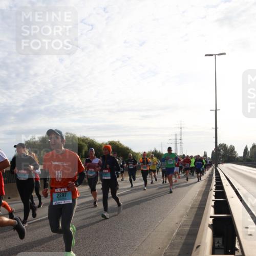 03.10.2024 - Köhlbrandbrückenlauf Miley Keyser http://msf.ph/oto/7157763 03.10.2024 09:18:38 Position 3 3729, 2297, 2141 meine-sportfotos.de
