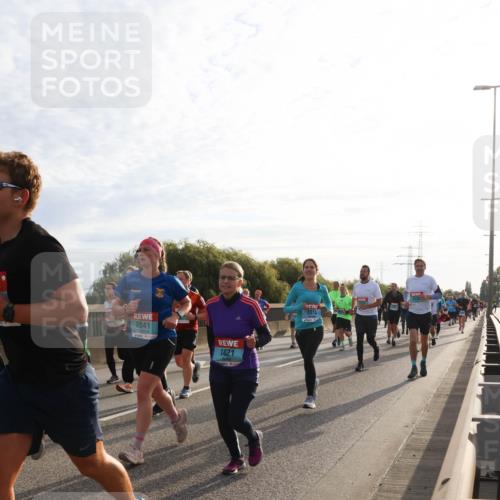 03.10.2024 - Köhlbrandbrückenlauf Miley Keyser http://msf.ph/oto/7157793 03.10.2024 09:18:48 Position 3 2041, 1821, 3015 meine-sportfotos.de