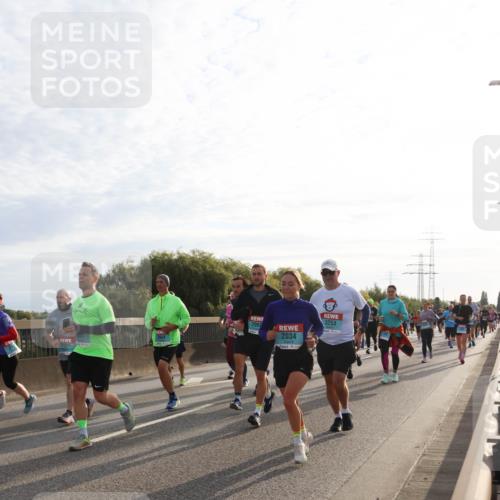 03.10.2024 - Köhlbrandbrückenlauf Miley Keyser http://msf.ph/oto/7157800 03.10.2024 09:18:52 Position 3 2187, 3253, 2968, 2034 meine-sportfotos.de