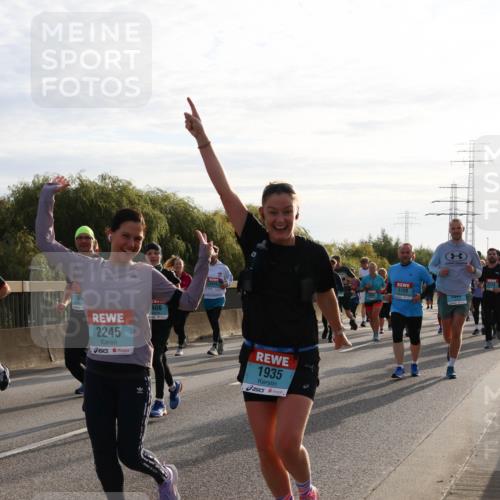 03.10.2024 - Köhlbrandbrückenlauf Miley Keyser http://msf.ph/oto/7157815 03.10.2024 09:18:57 Position 3 246, 2245, 466, 1935, 1729 meine-sportfotos.de