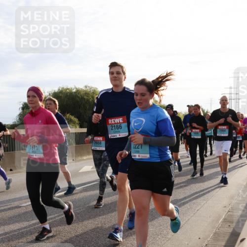 03.10.2024 - Köhlbrandbrückenlauf Miley Keyser http://msf.ph/oto/7157852 03.10.2024 09:19:07 Position 3 1611, 2658, 2166, 2221, 2964, 1635 meine-sportfotos.de