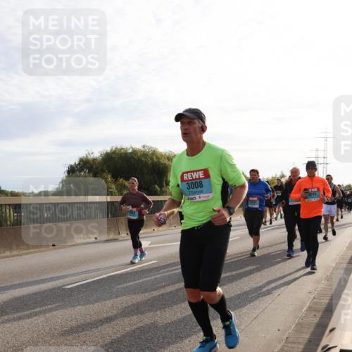 03.10.2024 - Köhlbrandbrückenlauf Miley Keyser http://msf.ph/oto/7157902 03.10.2024 09:19:27 Position 3 3008, 2615, 3335 meine-sportfotos.de