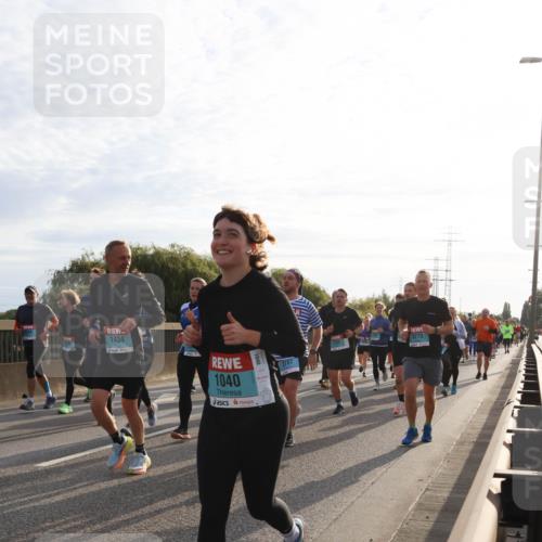03.10.2024 - Köhlbrandbrückenlauf Miley Keyser http://msf.ph/oto/7157930 03.10.2024 09:19:41 Position 3 1434, 1040, 2787, 3275 meine-sportfotos.de