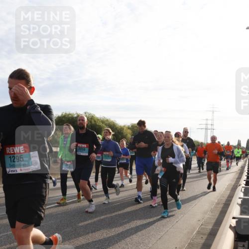 03.10.2024 - Köhlbrandbrückenlauf Miley Keyser http://msf.ph/oto/7157942 03.10.2024 09:19:44 Position 3 1295, 254, 2258, 2228 meine-sportfotos.de