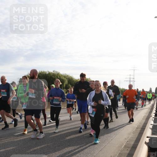 03.10.2024 - Köhlbrandbrückenlauf Miley Keyser http://msf.ph/oto/7157944 03.10.2024 09:19:45 Position 3 2282, 2228 meine-sportfotos.de