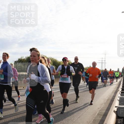 03.10.2024 - Köhlbrandbrückenlauf Miley Keyser http://msf.ph/oto/7157948 03.10.2024 09:19:46 Position 3 2267 meine-sportfotos.de