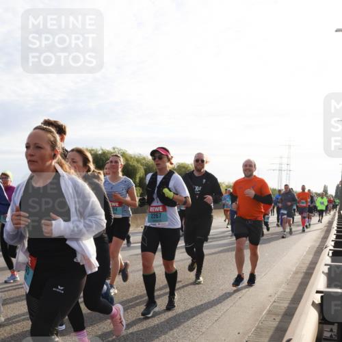03.10.2024 - Köhlbrandbrückenlauf Miley Keyser http://msf.ph/oto/7157950 03.10.2024 09:19:46 Position 3 04, 2267 meine-sportfotos.de