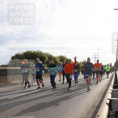03.10.2024 - Köhlbrandbrückenlauf Miley Keyser http://msf.ph/oto/7157958 03.10.2024 09:19:48 Position 3 2383, 2381, 2382 meine-sportfotos.de