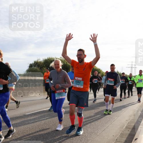03.10.2024 - Köhlbrandbrückenlauf Miley Keyser http://msf.ph/oto/7157969 03.10.2024 09:19:52 Position 3 2607, 1562, 2126, 2529 meine-sportfotos.de
