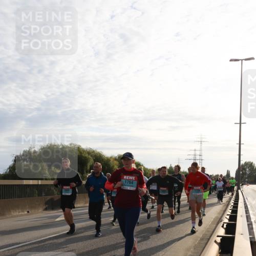 03.10.2024 - Köhlbrandbrückenlauf Miley Keyser http://msf.ph/oto/7157995 03.10.2024 09:20:01 Position 3 2889, 1764, 1803, 1739 meine-sportfotos.de