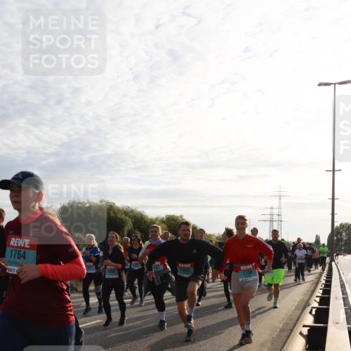 03.10.2024 - Köhlbrandbrückenlauf Miley Keyser http://msf.ph/oto/7157997 03.10.2024 09:20:02 Position 3 1764, 2417, 361, 2689, 1803, 1739 meine-sportfotos.de