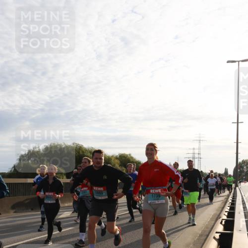 03.10.2024 - Köhlbrandbrückenlauf Miley Keyser http://msf.ph/oto/7157999 03.10.2024 09:20:02 Position 3 3361, 1803, 2689, 1739 meine-sportfotos.de