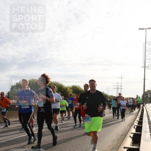 03.10.2024 - Köhlbrandbrückenlauf Miley Keyser http://msf.ph/oto/7158005 03.10.2024 09:20:04 Position 3 2447, 2448, 1218 meine-sportfotos.de