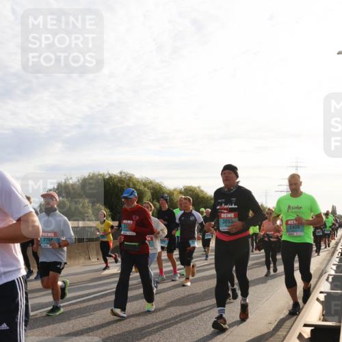 03.10.2024 - Köhlbrandbrückenlauf Miley Keyser http://msf.ph/oto/7158028 03.10.2024 09:20:12 Position 3 2104, 3093, 2409 meine-sportfotos.de