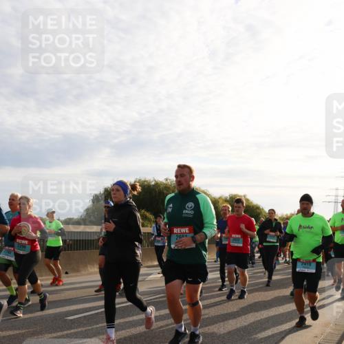 03.10.2024 - Köhlbrandbrückenlauf Miley Keyser http://msf.ph/oto/7158052 03.10.2024 09:20:20 Position 3 2396, 2780, 2651, 2833, 2410 meine-sportfotos.de